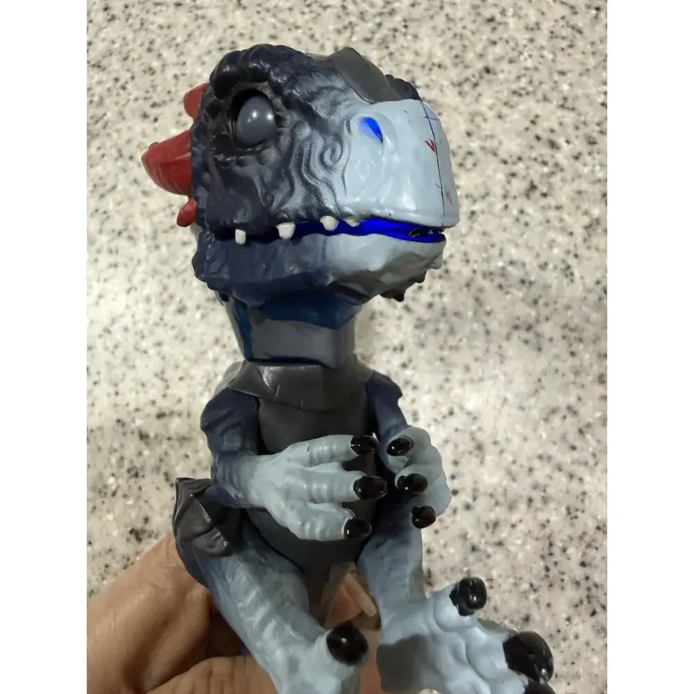 WowWee Fingerlings Untamed Dragon Shockwave Interactive Toy Figure Blue Red Horn